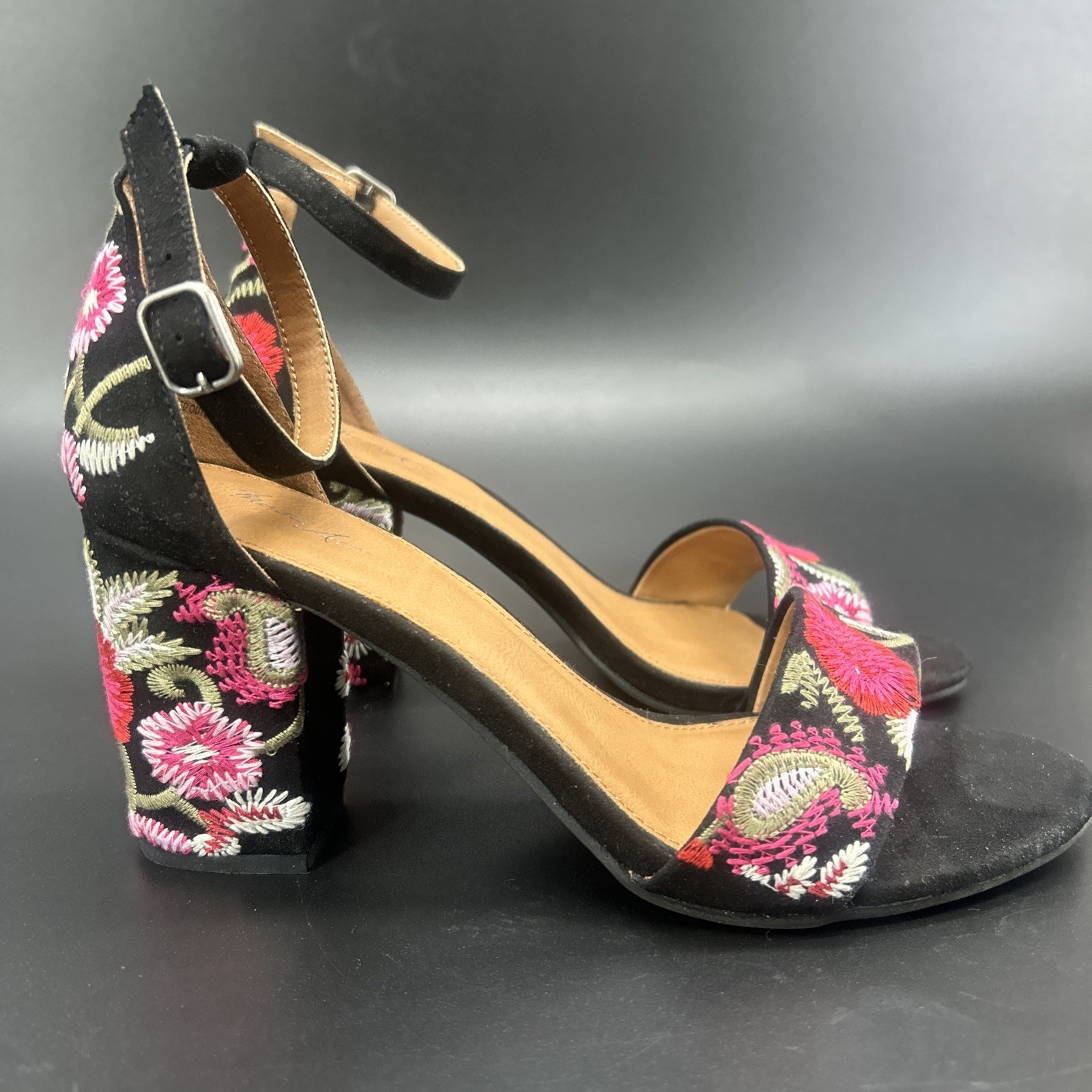 Mari A Womens 8.5m Black Multi Embroidered Floral Block Heels Ma-Maddy Strappy
